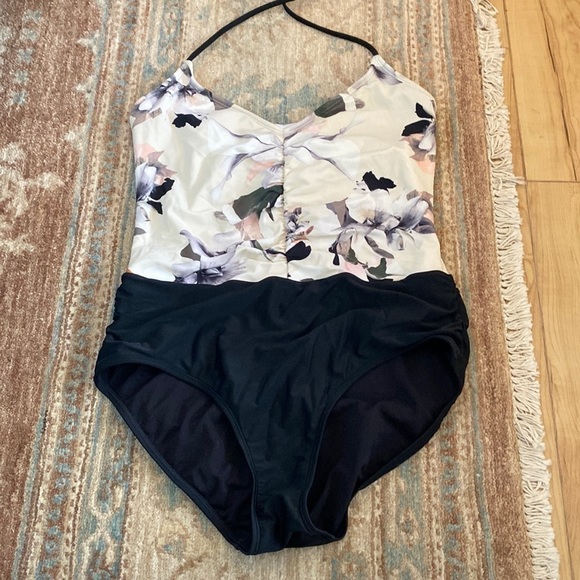 Athleta Other - Athleta one piece swimsuit